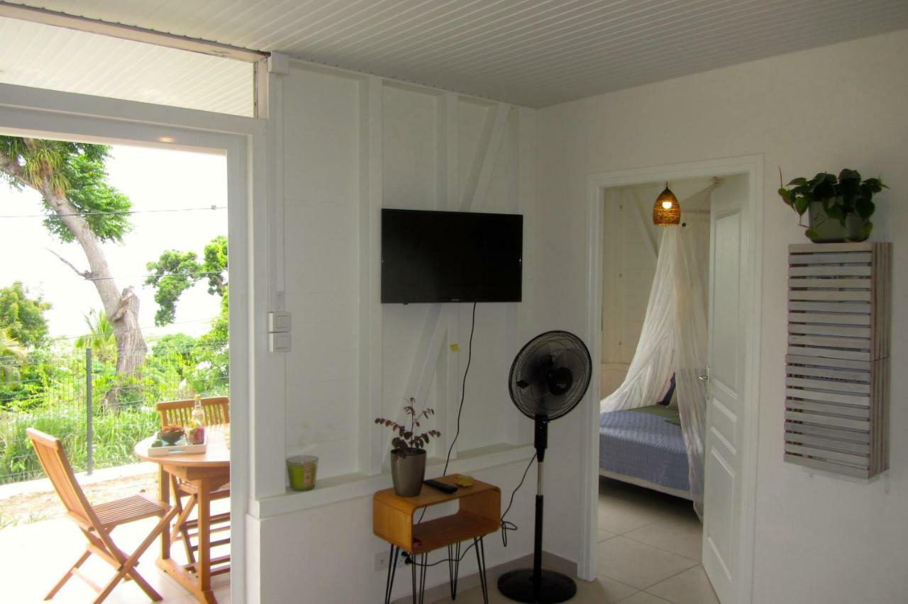 Or Bleu-Bungalow Volcan Soufriere-Vue Sur Mer Saint-Claude Exterior photo